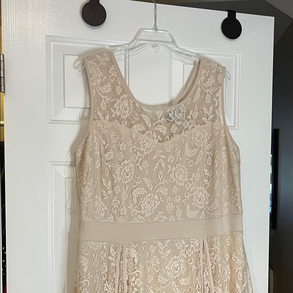 Ivory Lace Lined Maxi Dress with Sheer Yoke Plus 2X Womans - Picture 11 of 13